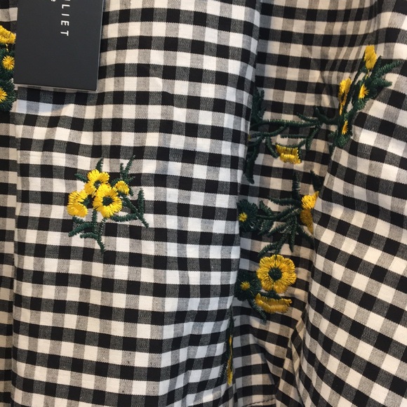 NWT Strapless Swing Top. - Picture 2 of 7